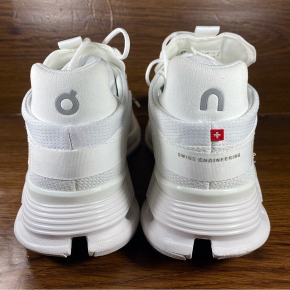 On Cloudnova Women’s Shoe Size 9.5 (Read) - Picture 5 of 11